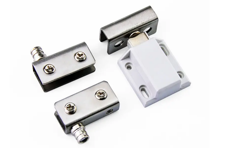 合頁(yè)自動(dòng)化組裝設(shè)備的特點(diǎn)、用途和優(yōu)勢(shì)